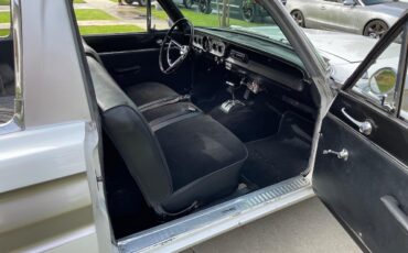 Ford-Falcon-1964-WhiteSilver-Black-8