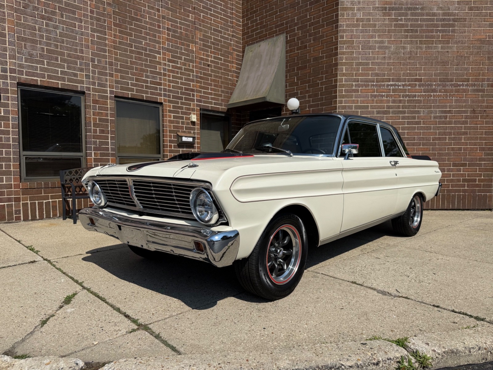 Ford-Falcon-1965-Sedan