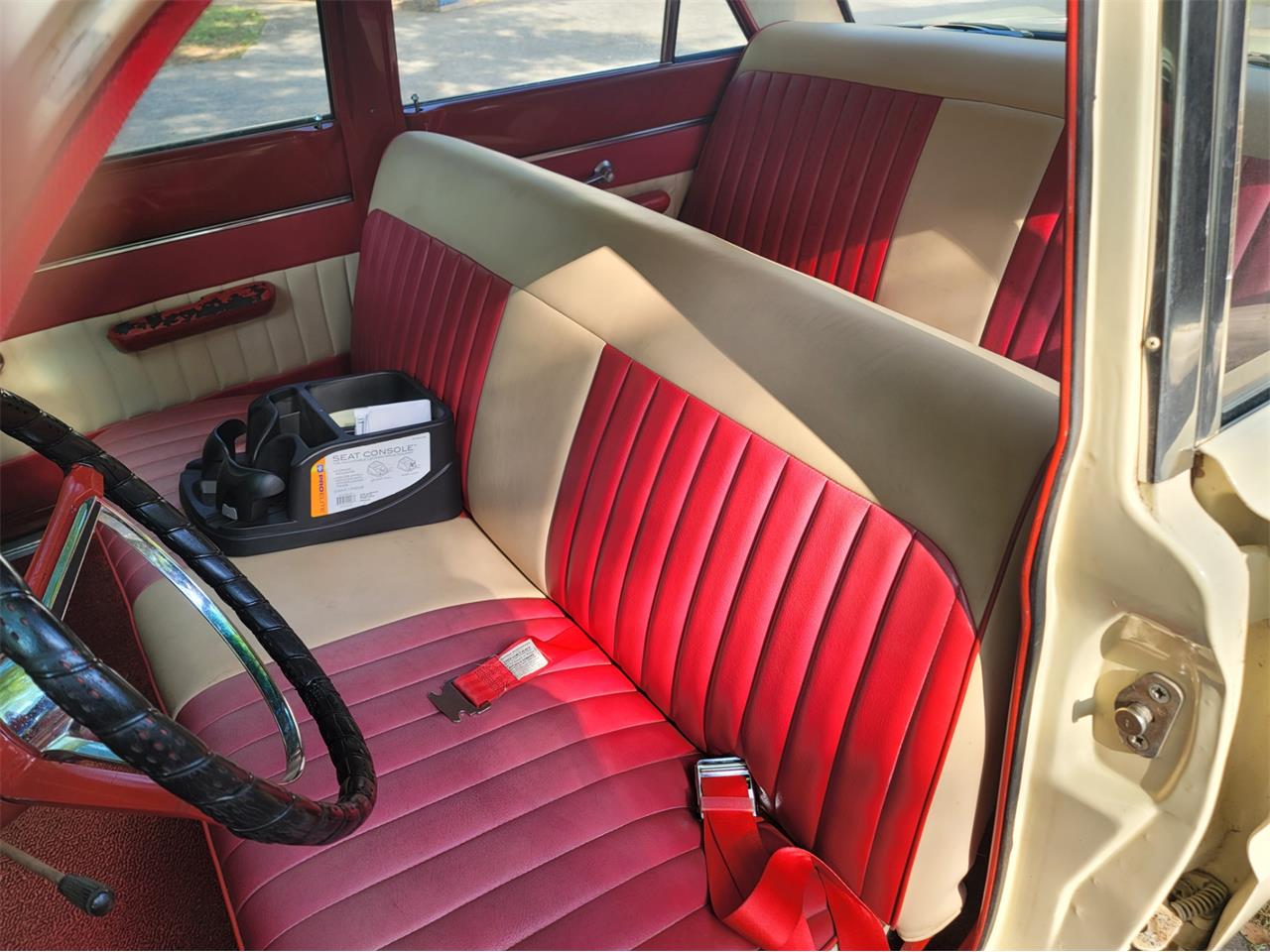Ford-Falcon-futura-1965-Wimbledon-White-Red-3