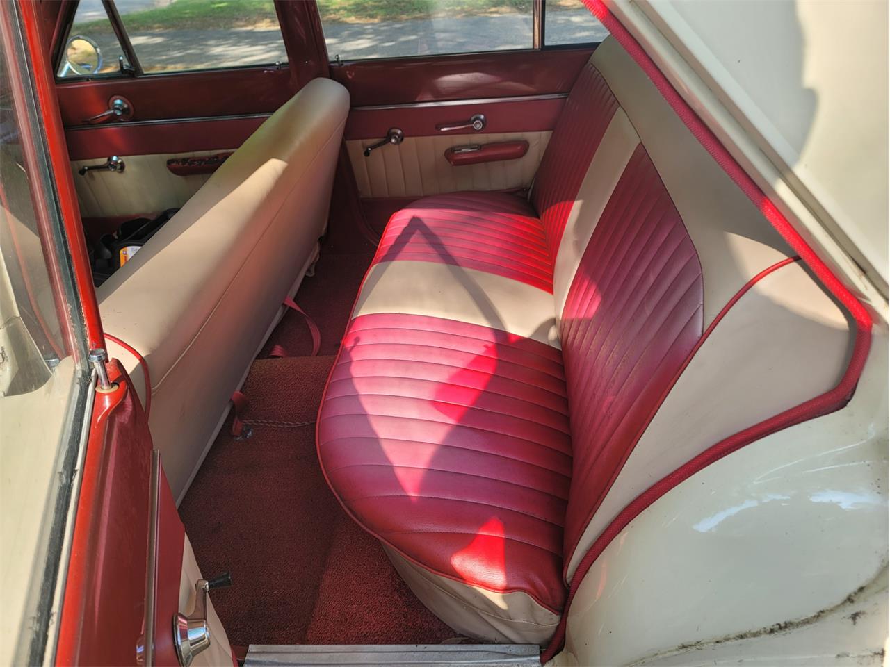 Ford-Falcon-futura-1965-Wimbledon-White-Red-4