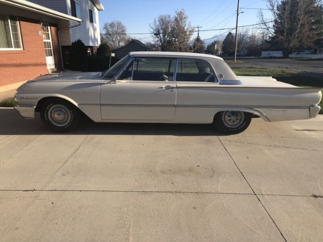 Ford-Galaxie-1961-White-Black-12
