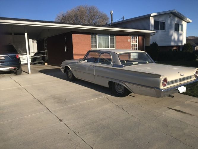 Ford-Galaxie-1961-White-Black
