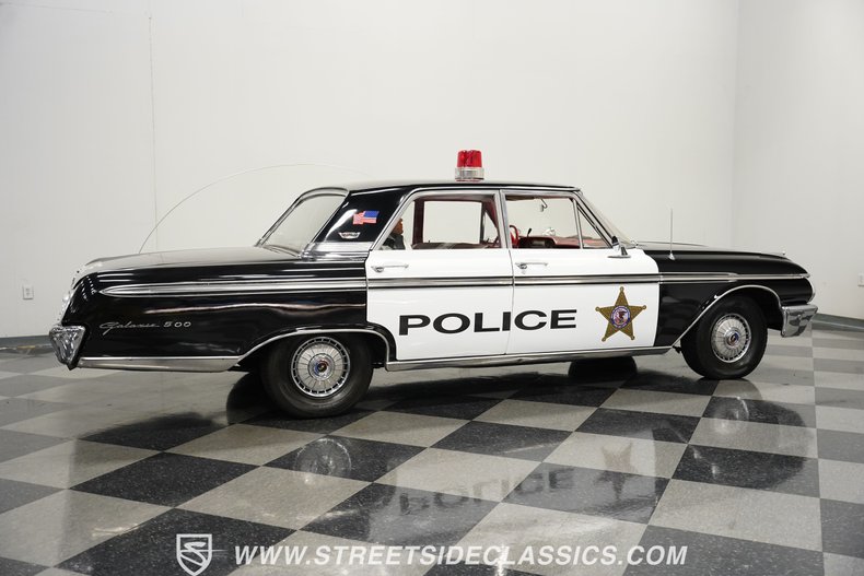 Ford-Galaxie-1962-Raven-Black-Red-17