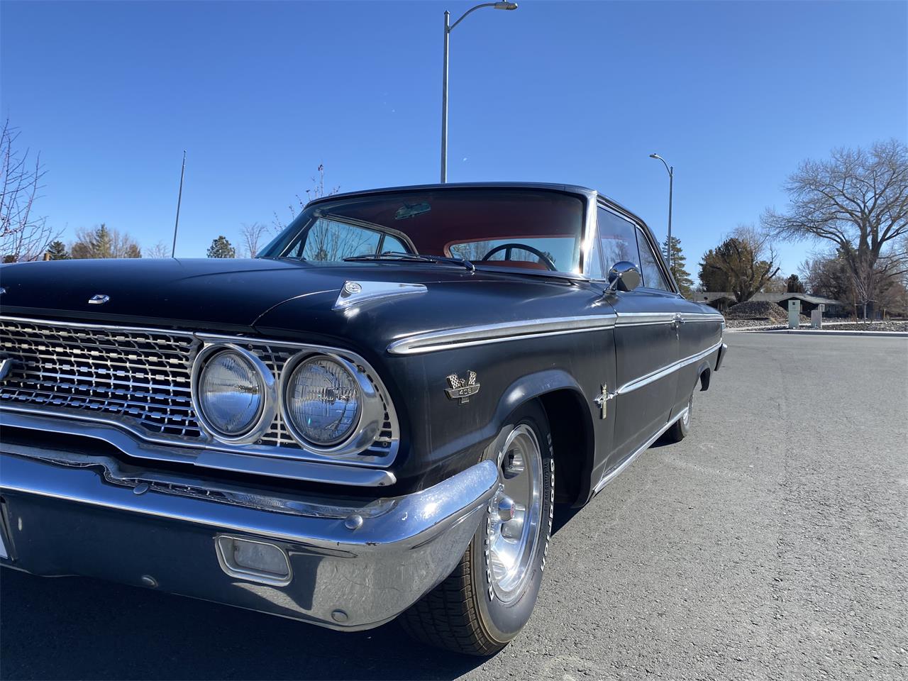 Ford-Galaxie-1963-Black-Red-1