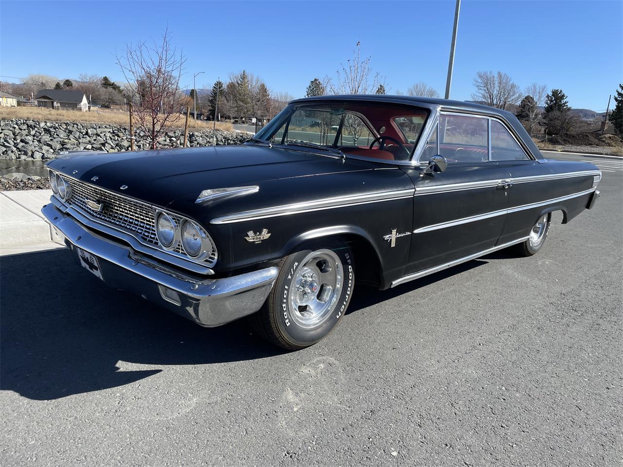 Ford-Galaxie-1963-Black-Red-12