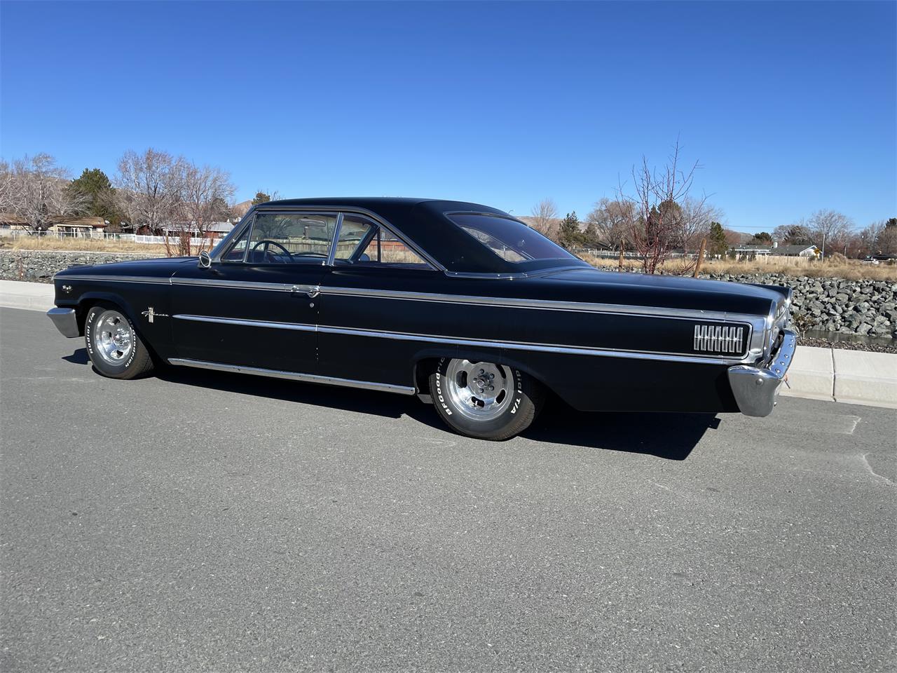 Ford-Galaxie-1963-Black-Red-2