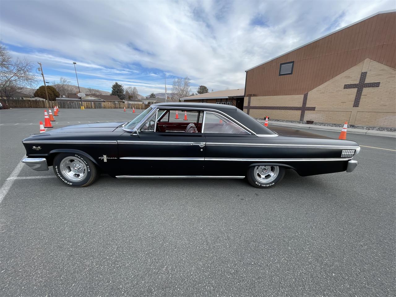 Ford-Galaxie-1963-Black-Red-32