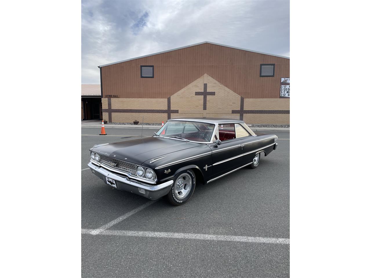 Ford-Galaxie-1963-Black-Red-55