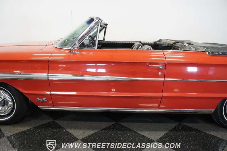 Ford-Galaxie-1964-Rangoon-Red-Black-35