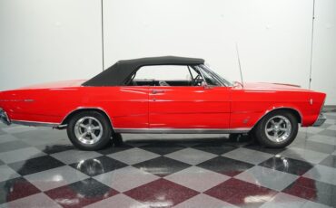 Ford-Galaxie-1966-Candy-Apple-Red-Black-10