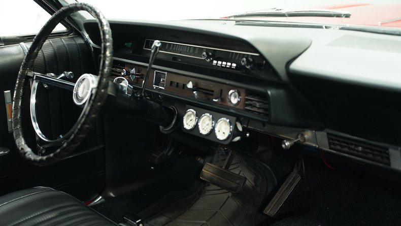 Ford-Galaxie-1966-Candy-Apple-Red-Black-14