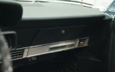 Ford-Galaxie-1966-Candy-Apple-Red-Black-21