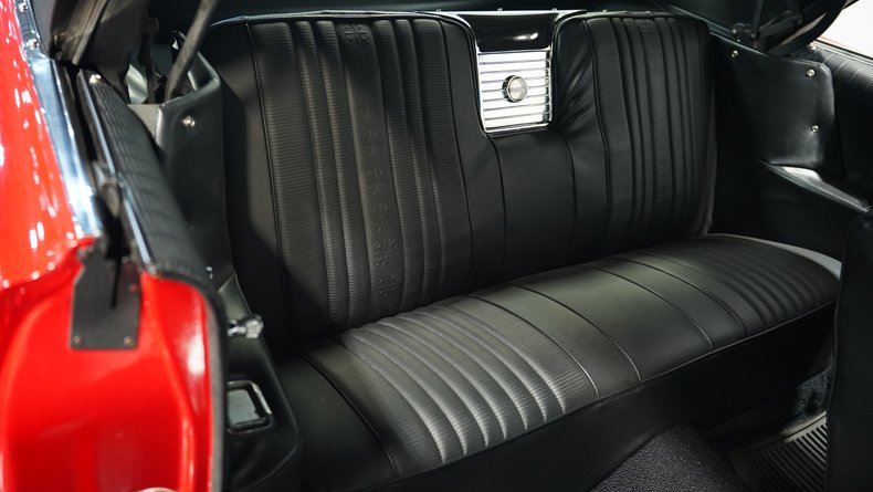 Ford-Galaxie-1966-Candy-Apple-Red-Black-25