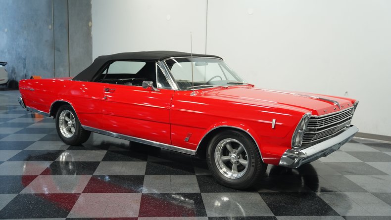 Ford-Galaxie-1966-Candy-Apple-Red-Black-26