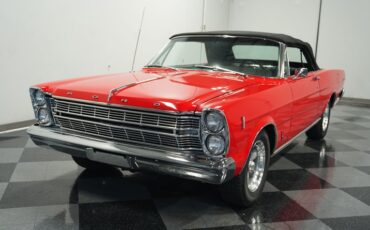 Ford-Galaxie-1966-Candy-Apple-Red-Black-29