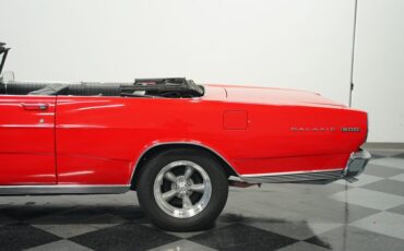 Ford-Galaxie-1966-Candy-Apple-Red-Black-33