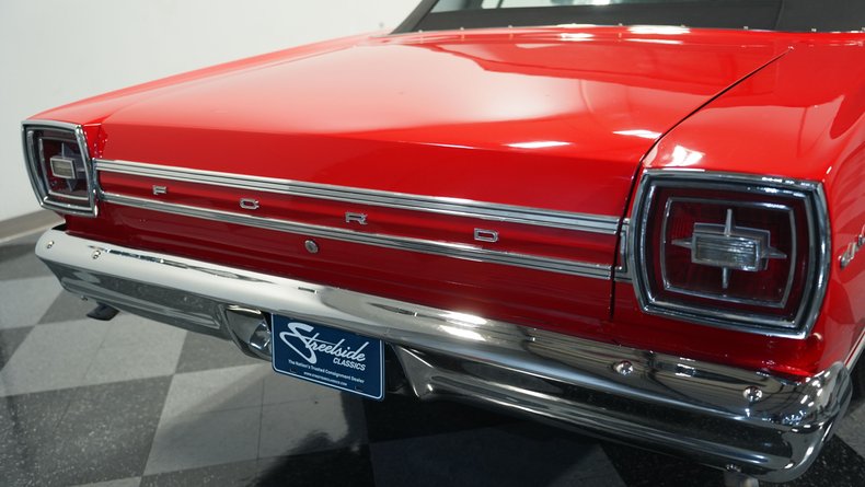 Ford-Galaxie-1966-Candy-Apple-Red-Black-34