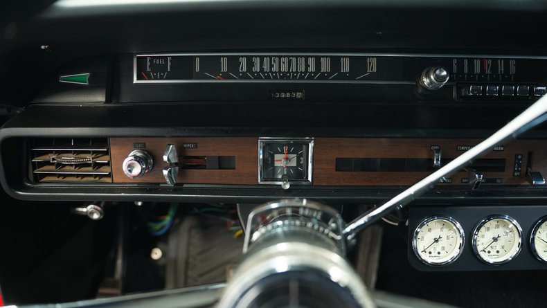 Ford-Galaxie-1966-Candy-Apple-Red-Black-48
