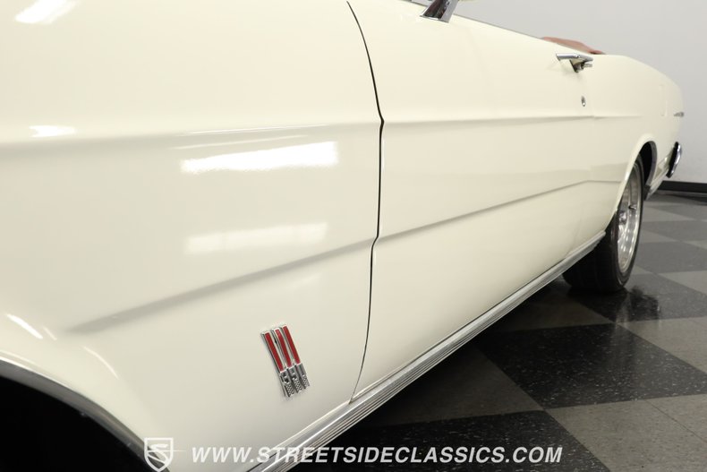 Ford-Galaxie-1966-White-Emberglo-17