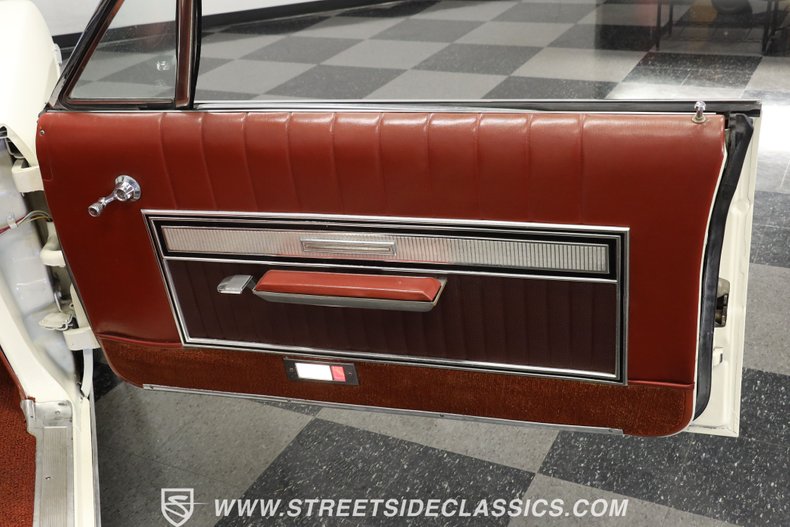 Ford-Galaxie-1966-White-Emberglo-32