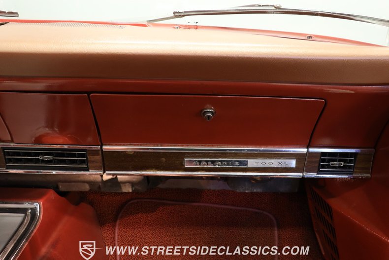 Ford-Galaxie-1966-White-Emberglo-49