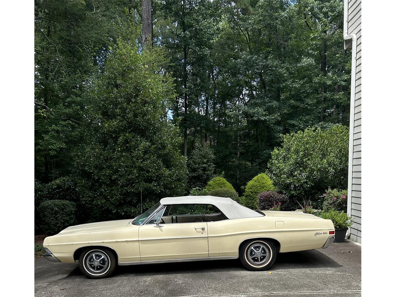 Ford-Galaxie-1968-Yellow-White-1