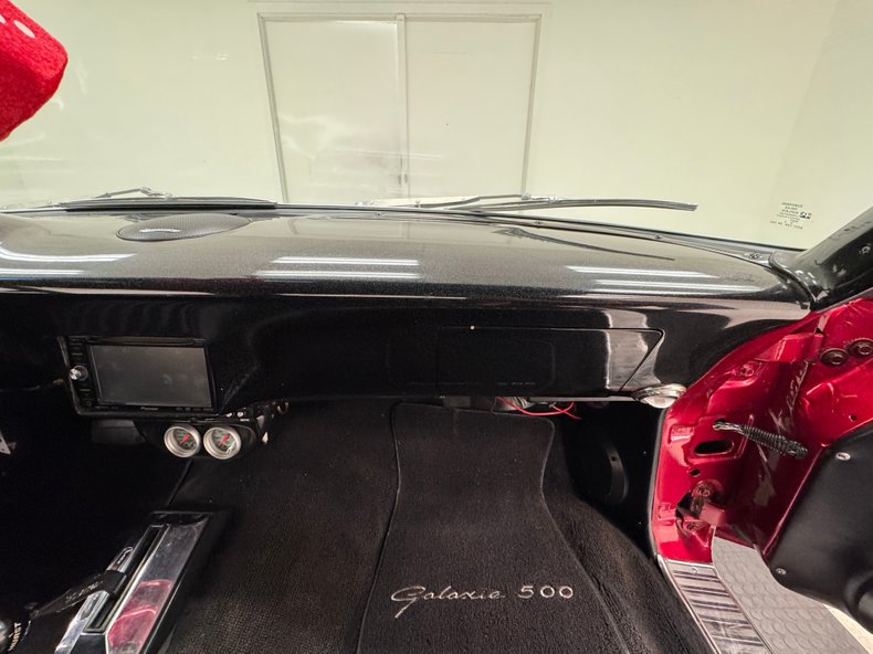 Ford-Galaxie-500-1963-Candy-Red-Black-42