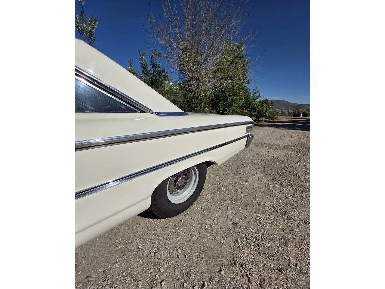 Ford-Galaxie-500-1963-Whimbelton-White-Black-10