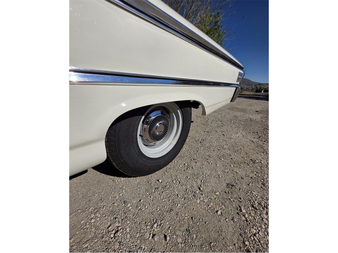 Ford-Galaxie-500-1963-Whimbelton-White-Black-11