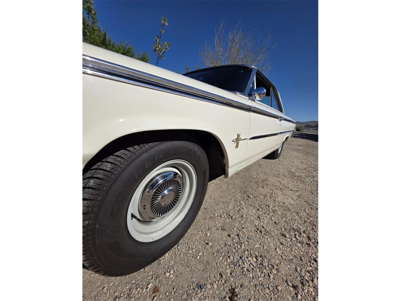 Ford-Galaxie-500-1963-Whimbelton-White-Black-12