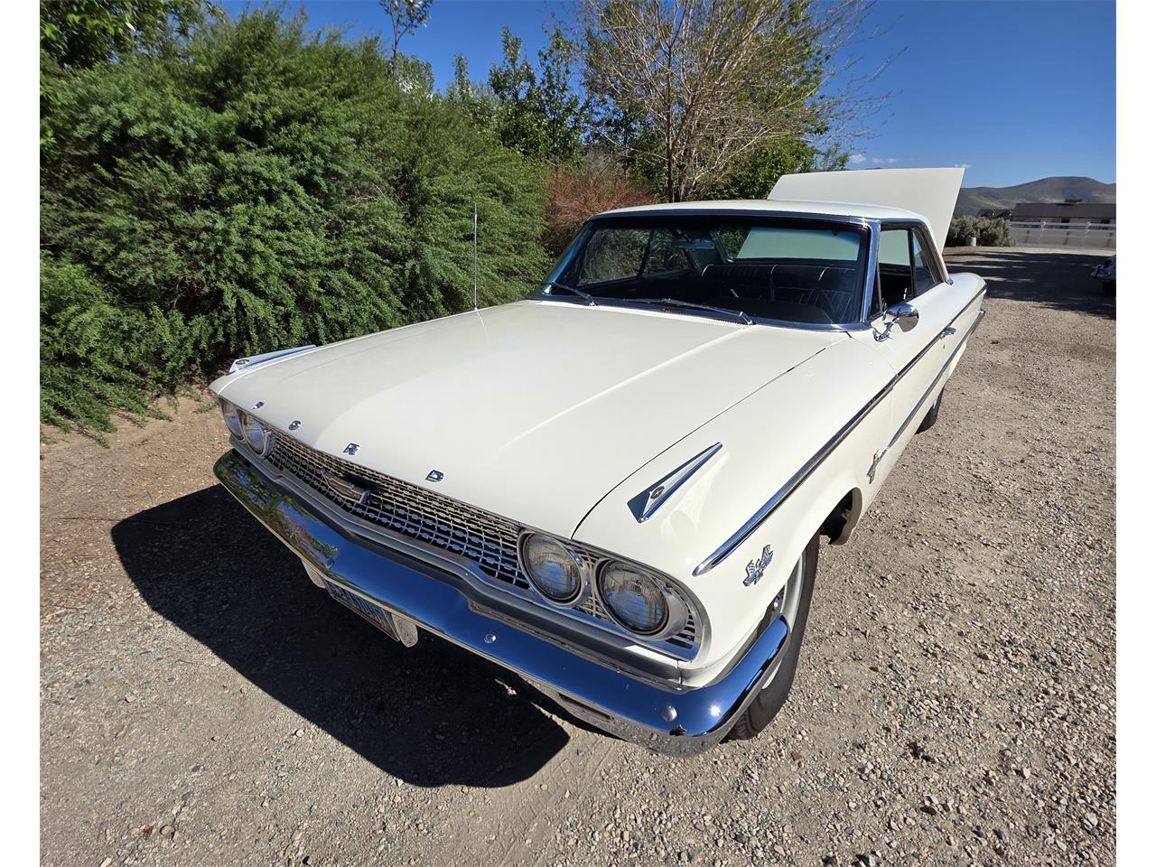Ford-Galaxie-500-1963-Whimbelton-White-Black-6