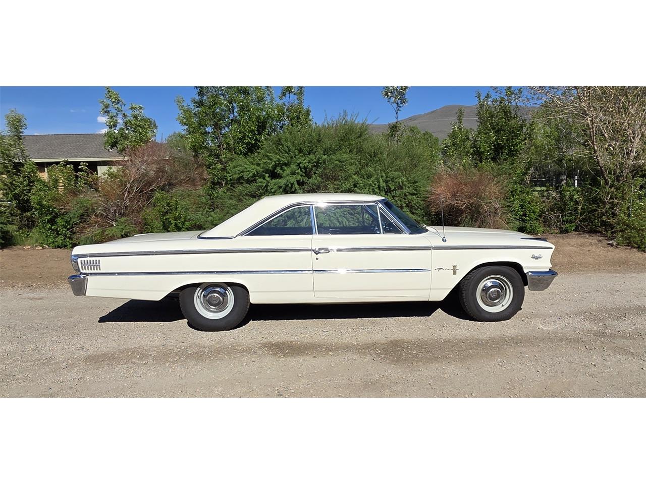 Ford-Galaxie-500-1963-Whimbelton-White-Black