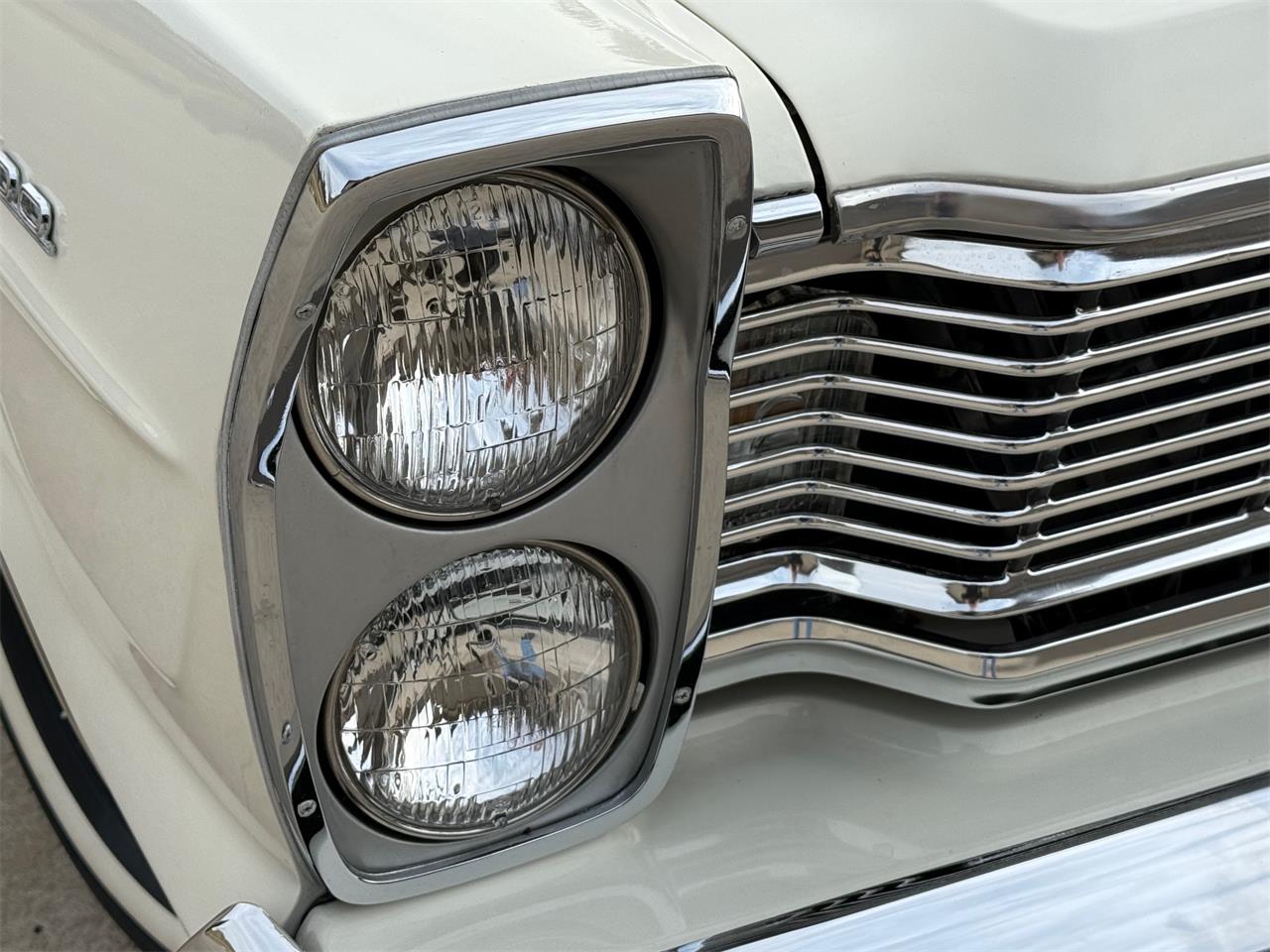 Ford-Galaxie-500-1965-White-Red-16