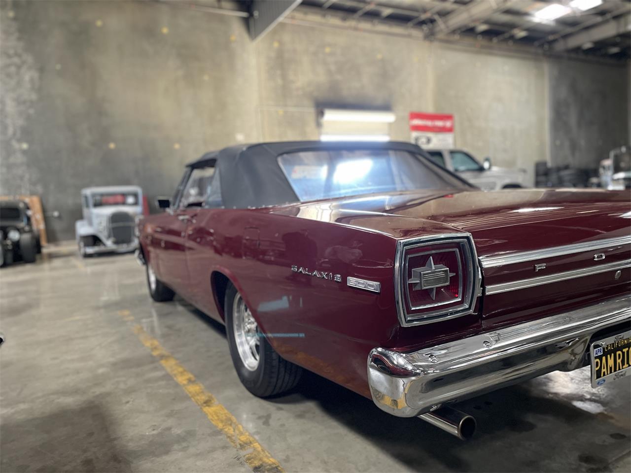 Ford-Galaxie-500-1966-Burgundy-Burgundy-2
