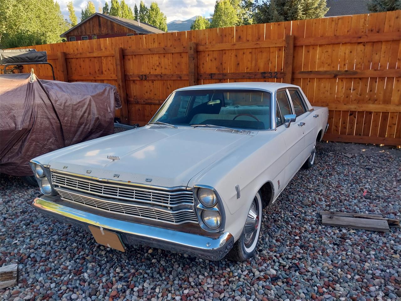 Ford-Galaxie-500-1966-white-red-1
