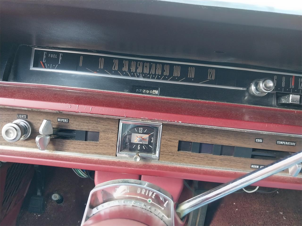 Ford-Galaxie-500-1966-white-red-11