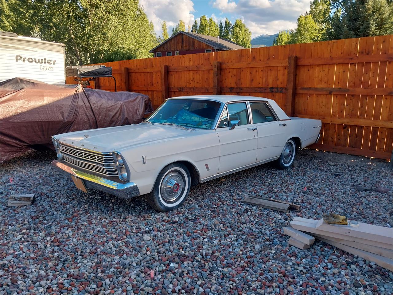 Ford-Galaxie-500-1966-white-red-16