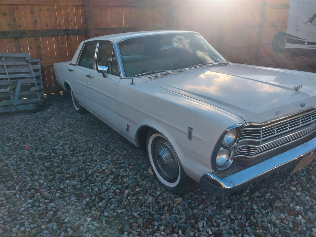 Ford-Galaxie-500-1966-white-red-2