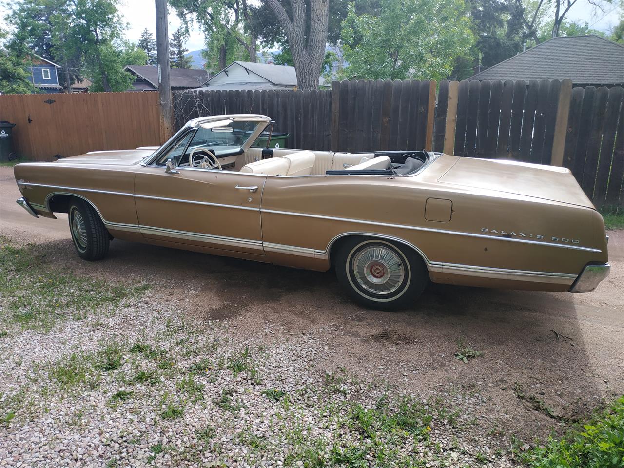 Ford-Galaxie-500-1967-Gold-Cream-21