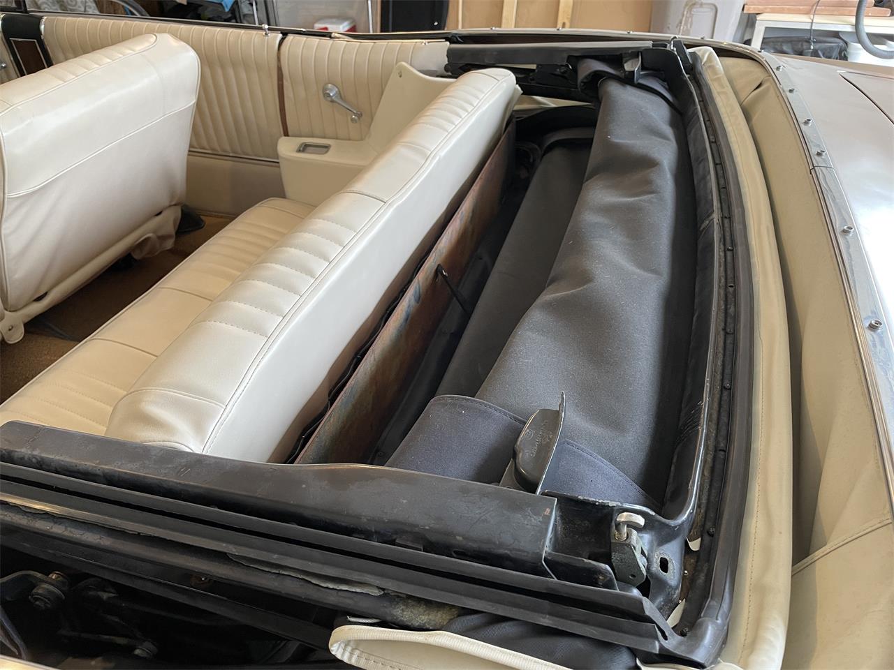 Ford-Galaxie-500-1967-Gold-Cream-9