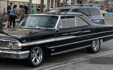 Ford-Galaxie-500-xl-1964-Black-White-3