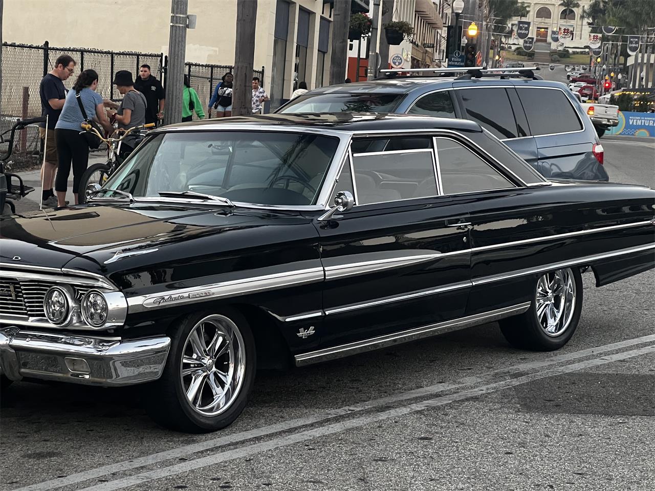 Ford-Galaxie-500-xl-1964-Black-White-3
