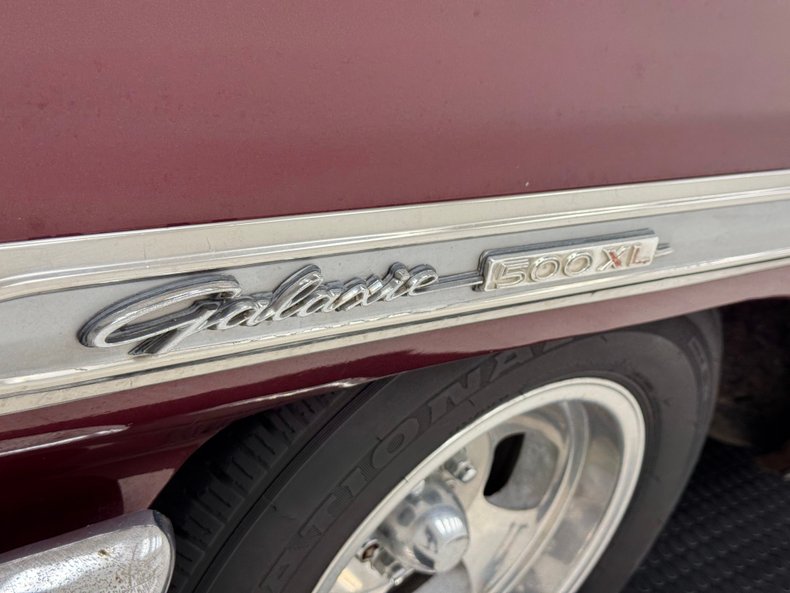 Ford-Galaxie-500xl-1964-Vintage-Burgundy-Black-14
