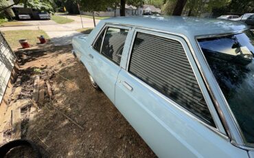 Ford-Granada-1977-Sedan-2