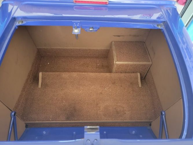 Ford-High-boy-1932-Blue-Tan-Leather-1