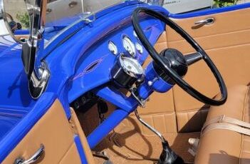 Ford-High-boy-1932-Blue-Tan-Leather-14