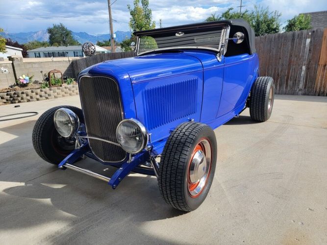Ford-High-boy-1932-Blue-Tan-Leather-15