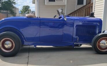 Ford-High-boy-1932-Blue-Tan-Leather-19