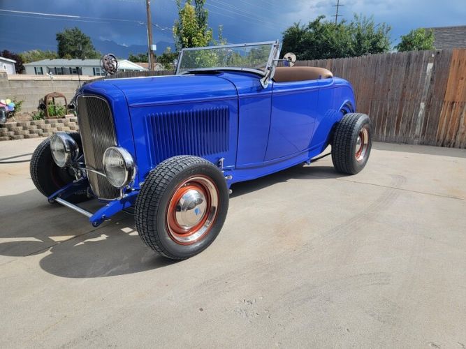 Ford-High-boy-1932-Blue-Tan-Leather-21