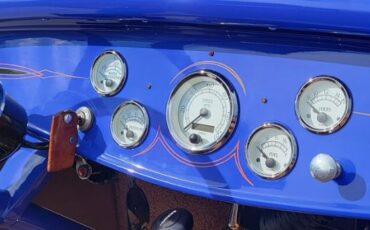 Ford-High-boy-1932-Blue-Tan-Leather-9